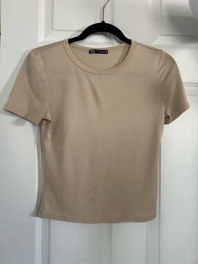 Zara Short Sleeve Crewneck Top in Beige